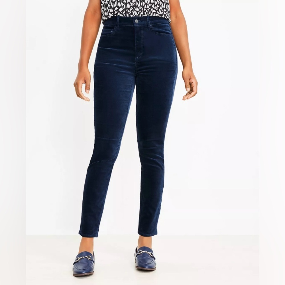 Ann Taylor LOFT | Women’s deep blue velvet Modern Skinny buttonfly jeans size 4
